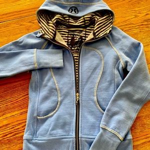 UNIQUE Lululemon Scuba Hoodie *Travel Pillow* - Size 8